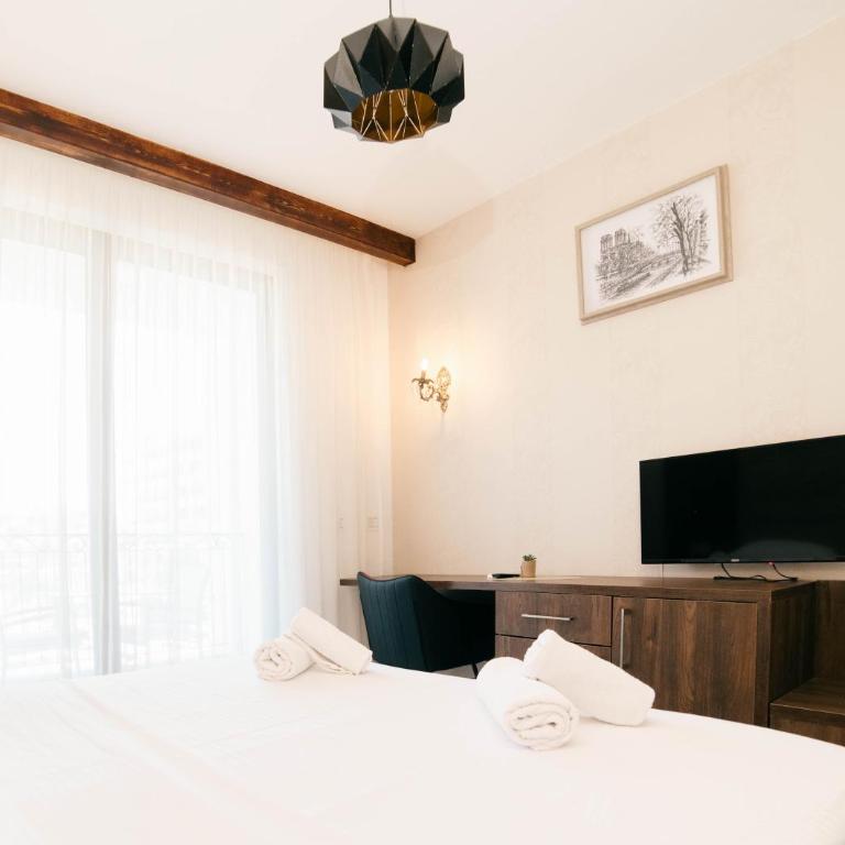 Hotel Platino Prestige - Deluks Apartman sa 1 Spavaćom Sobom i Pogledom na Grad - 2