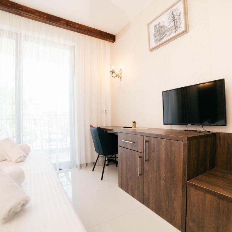 Hotel Platino Prestige - Deluks Apartman sa 1 Spavaćom Sobom i Pogledom na Grad - 9