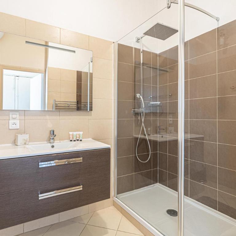 L'ESCAPADE CITADINE avec 2 chambres, proche de la Croisette, des plages et du Palais - Appartement 2 Chambres - 13