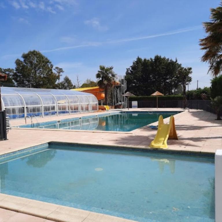 Mobil home 6 personnes 3kms plage - Appartement avec Terrasse - 17