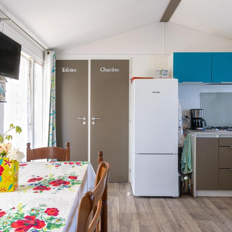 Mobil home 6 personnes 3kms plage - Appartement avec Terrasse - 4