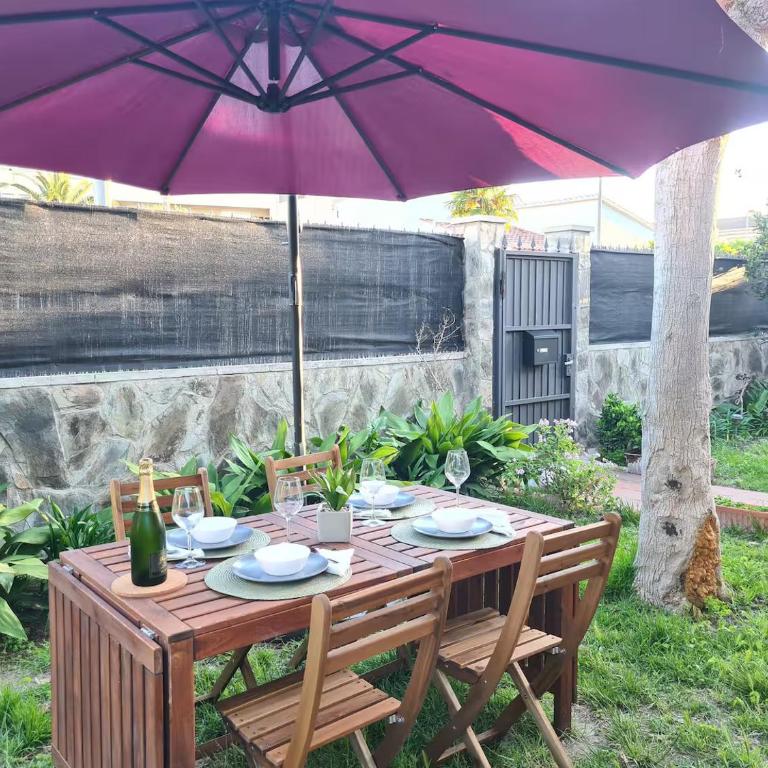 Oceanfront home Parking Wi-Fi AC Barbecue Garden - Three-Bedroom Townhouse - 24