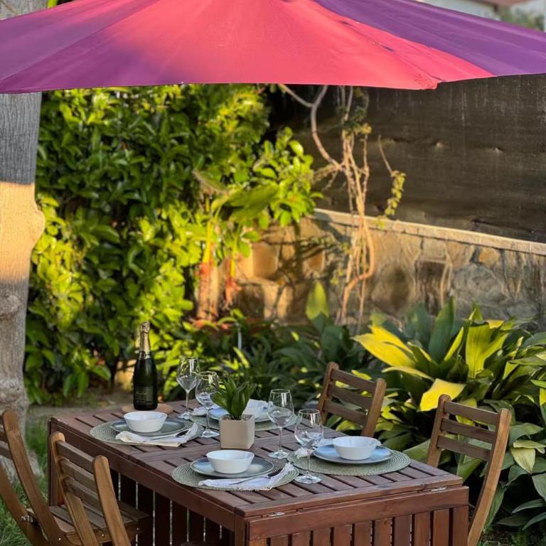 Oceanfront home Parking Wi-Fi AC Barbecue Garden - Three-Bedroom Townhouse - 15