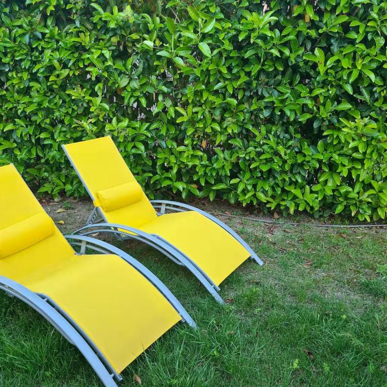 Oceanfront home Parking Wi-Fi AC Barbecue Garden - Three-Bedroom Townhouse - 30