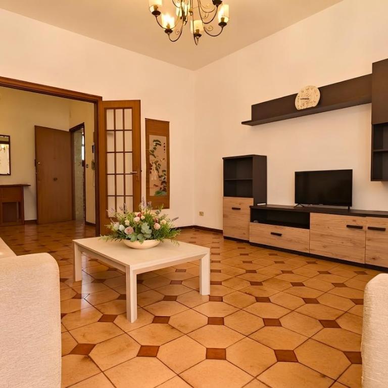 L'Oasi di Laura, Appartamento a Siracusa Centro con Parcheggio Privato - Appartamento con 2 Camere da Letto - 5