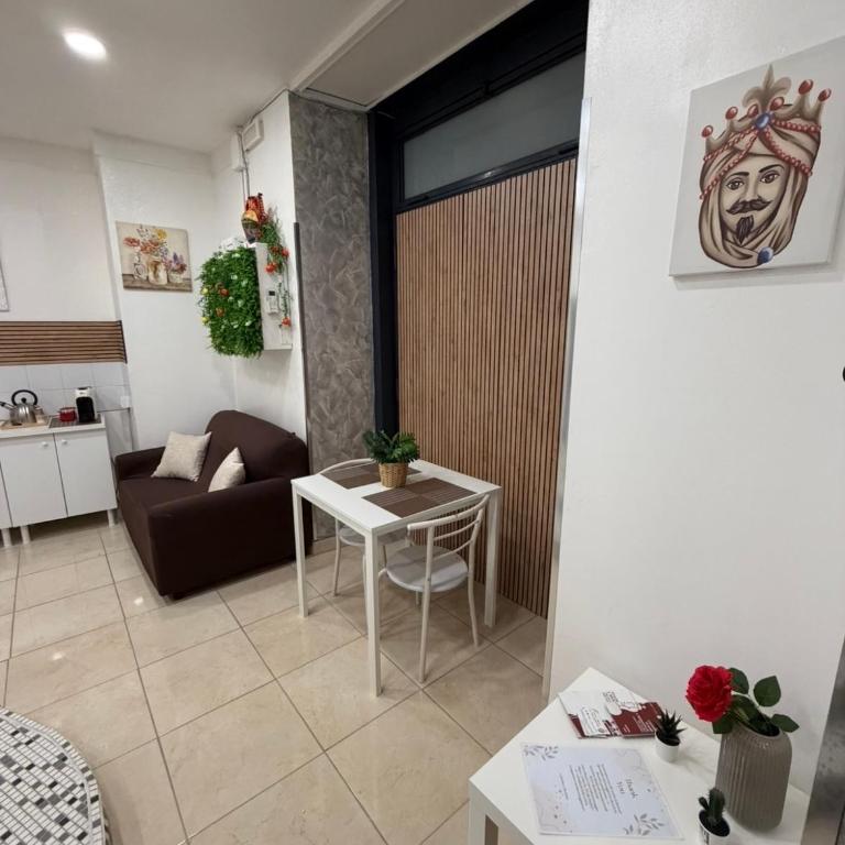 CRS Duomo - JACUZZI "Al Duomo di Catania" - One-Bedroom House - 10
