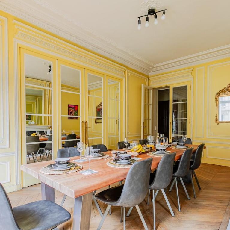 Beautiful 300 m - Apartment - 64
