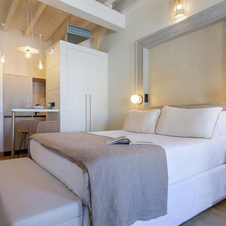 Genteel Home San Francisco Suites - Studio with Terrace and Views - 4
