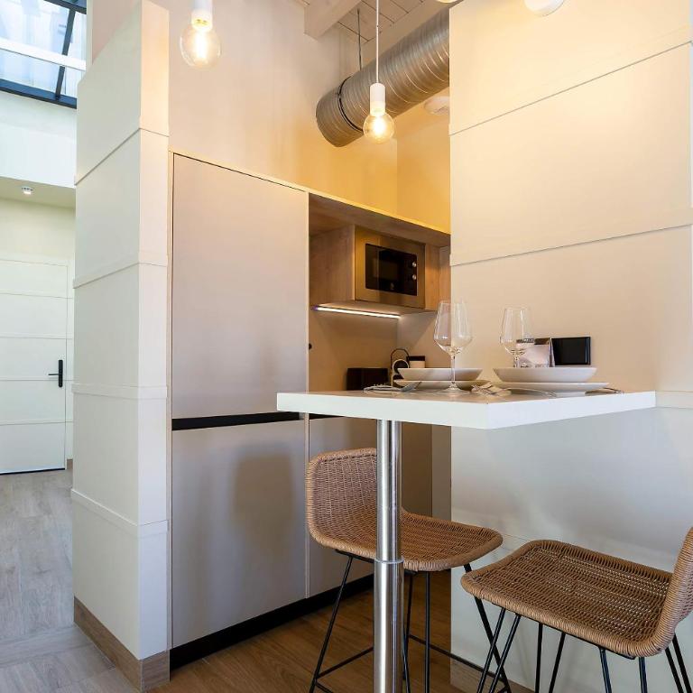 Genteel Home San Francisco Suites - Studio with Terrace and Views - 5