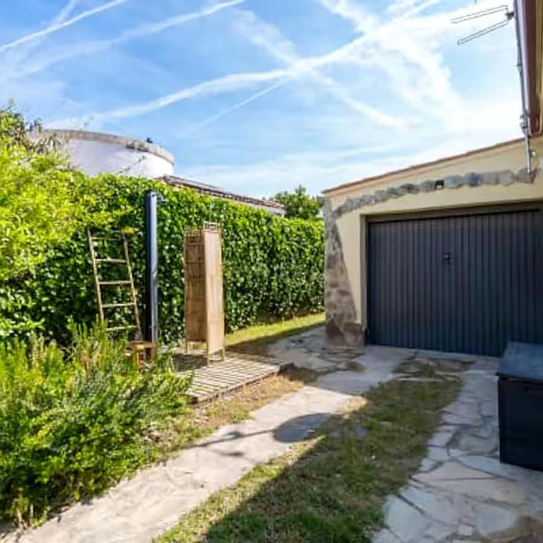 Oceanfront home Parking Wi-Fi AC Barbecue Garden - Three-Bedroom Townhouse - 34