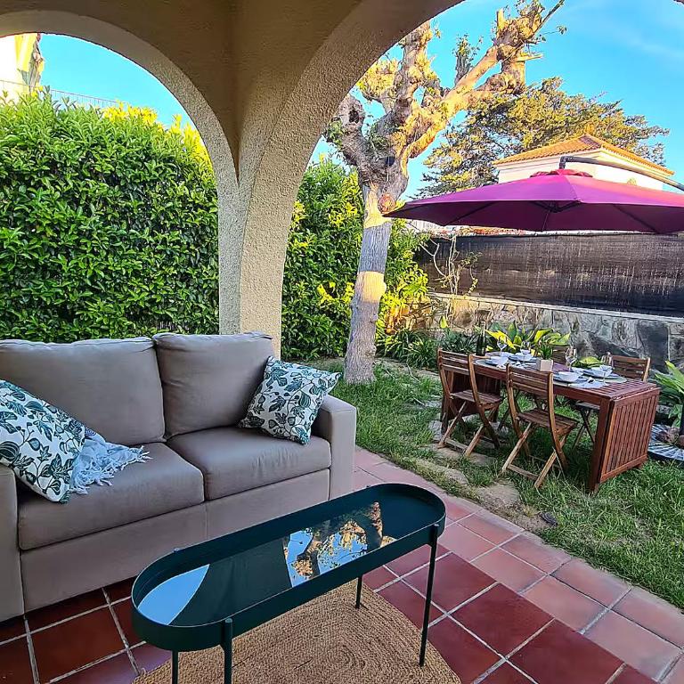 Oceanfront home Parking Wi-Fi AC Barbecue Garden - Three-Bedroom Townhouse - 33