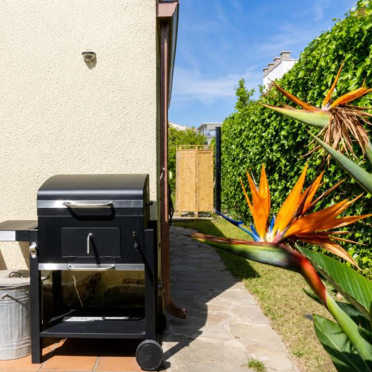 Oceanfront home Parking Wi-Fi AC Barbecue Garden - Three-Bedroom Townhouse - 40