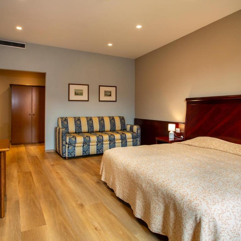 Europalace Hotel - Camera Familiare (2 Adulti + 2 Bambini) - 1