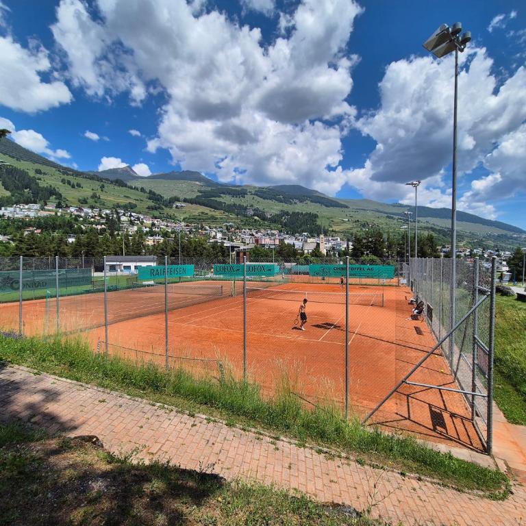 Chasa Aquileia Engadin Scuol - Bergblick, 6 Pers, zentral, Terrasse, Gratisparken - Apartment mit Blick auf die Berge - 57