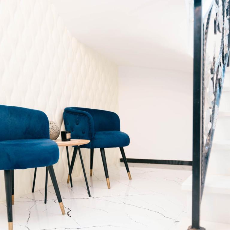 Hotel Platino Prestige - Standardna Dvokrevetna Soba sa Bračnim Krevetom - 2