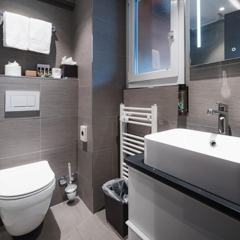 Hotel Bristol Verbier - Chambre Double Confortable avec Balcon - 4