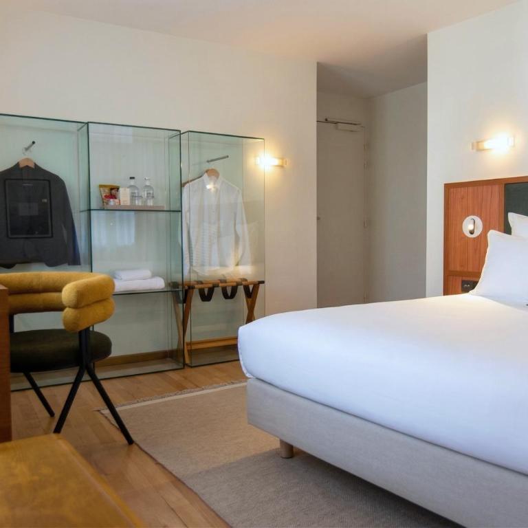 Hôtel La Pérouse - Chambre Supérieure - 11