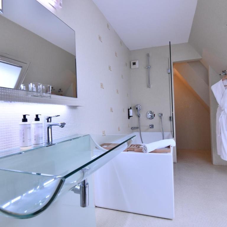 Hôtel La Pérouse - Chambre Supérieure - 12