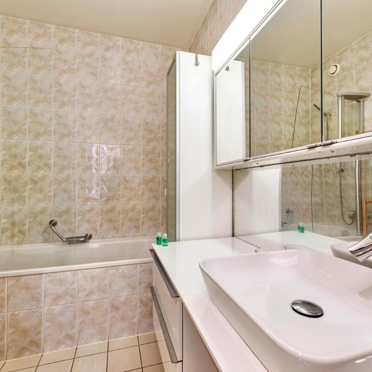 Large Terrace, 2-Bedroom Apartment in Geneva - Appartement 2 Chambres - 21