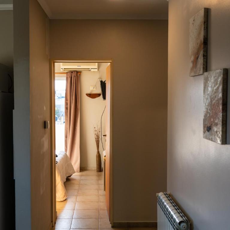 Departamento completo con Cochera, a dos cuadras del Lago - Apartamento de 1 dormitorio - 5