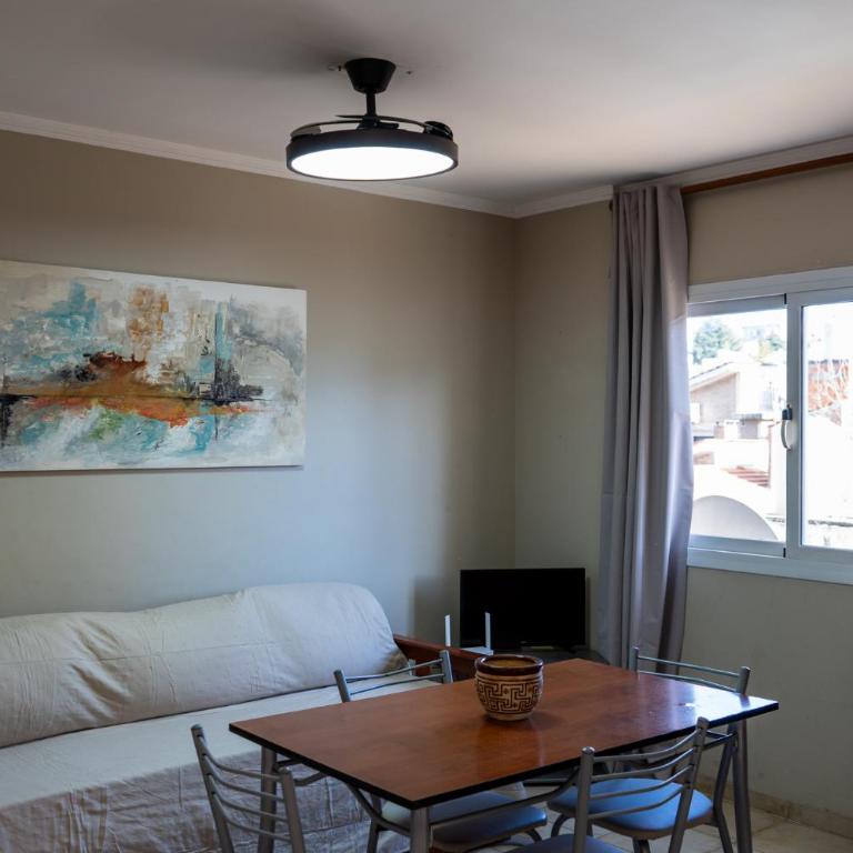 Departamento completo con Cochera, a dos cuadras del Lago - Apartamento de 1 dormitorio - 11