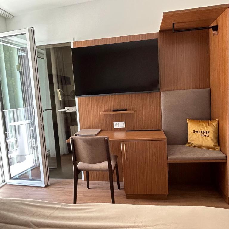 Galerie Hotel - Deluxe Doppelzimmer mit Balkon - 6