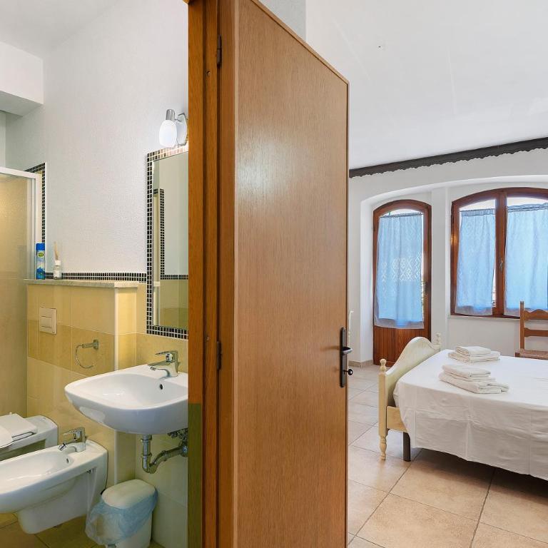 Nurache - Quadruple Room with Shower - 8