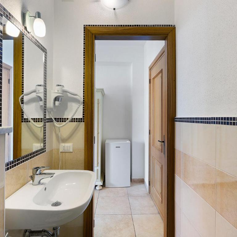 Nurache - Quadruple Room with Shower - 11