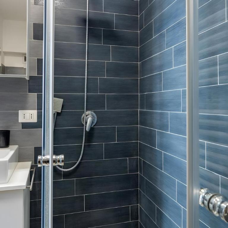 Aroma Holiday Home - Appartamento con doccia - 19