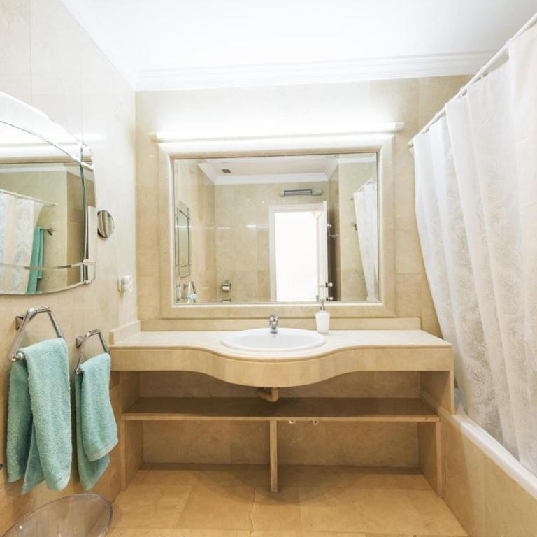 2 bdr Andalucía del Mar 8 b02 - Apartment - 7
