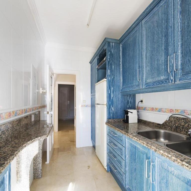 2 bdr Andalucía del Mar 8 b02 - Apartment - 15