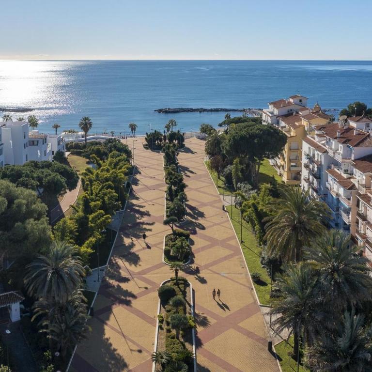 2 bdr Andalucía del Mar 8 b02 - Apartment - 10