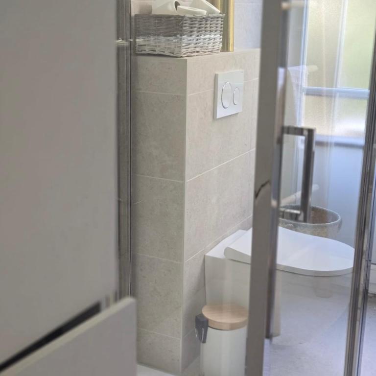 Nice Apartment Roses & Ivy, Rue du Congres - Two-Bedroom Apartment - 4