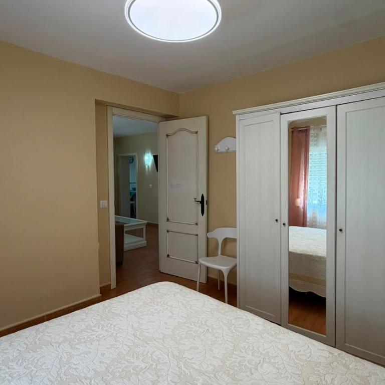 MIS NIÑAS - Two-Bedroom Apartment - 12
