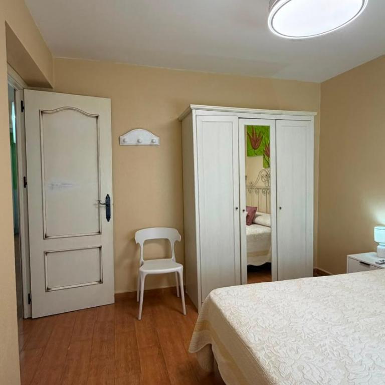 MIS NIÑAS - Two-Bedroom Apartment - 11
