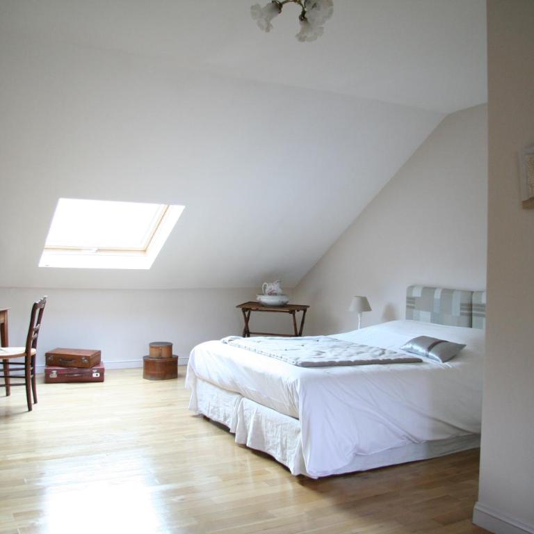 Chambres d'hôtes Le Clos d'Hauteville - Double Room (or Twin on request) with Private Bathroom - 3