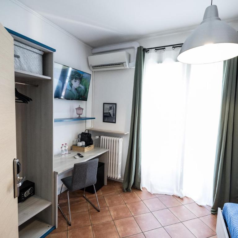 BG Stay - Camera Matrimoniale con Bagno in Comune - 3