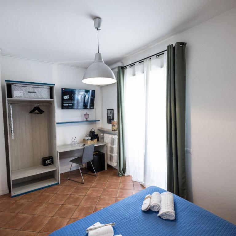 BG Stay - Camera Matrimoniale con Bagno in Comune - 5