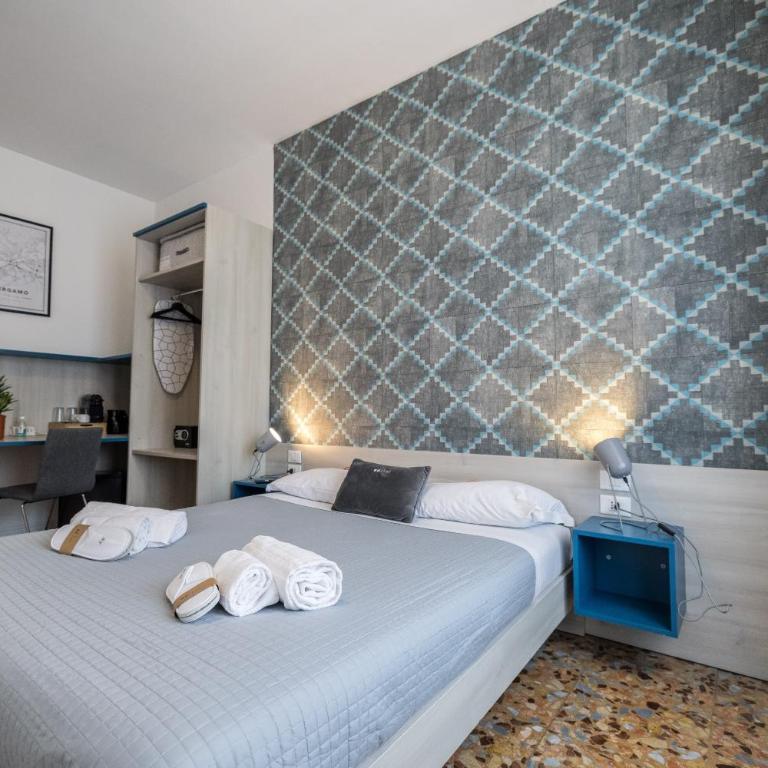 BG Stay - Camera Matrimoniale con Bagno in Comune - 3