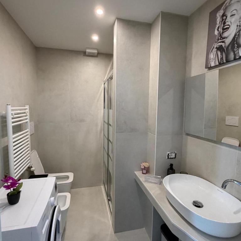 Business Apt - One-Bedroom Apartment - 3