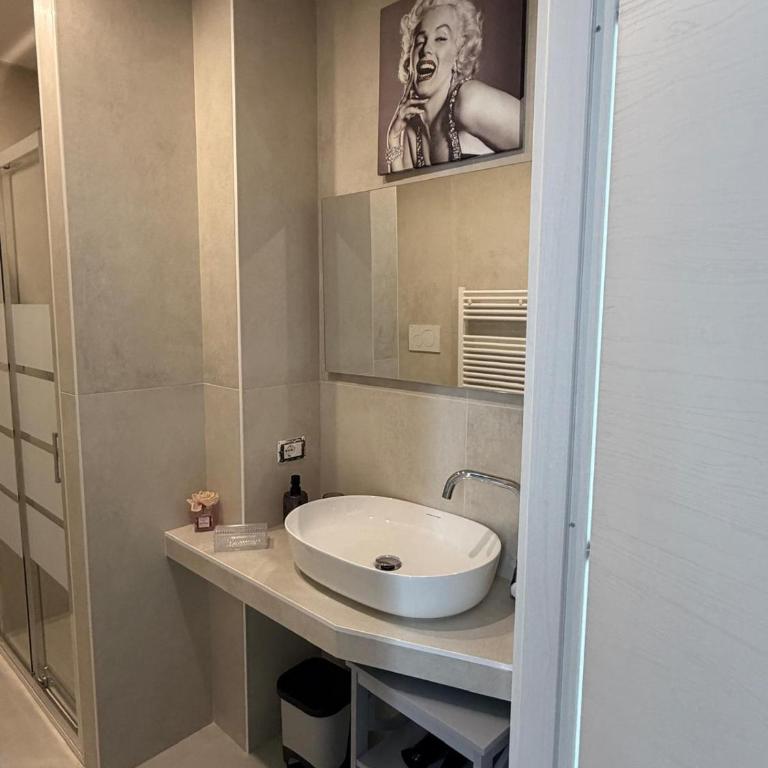 Business Apt - One-Bedroom Apartment - 4