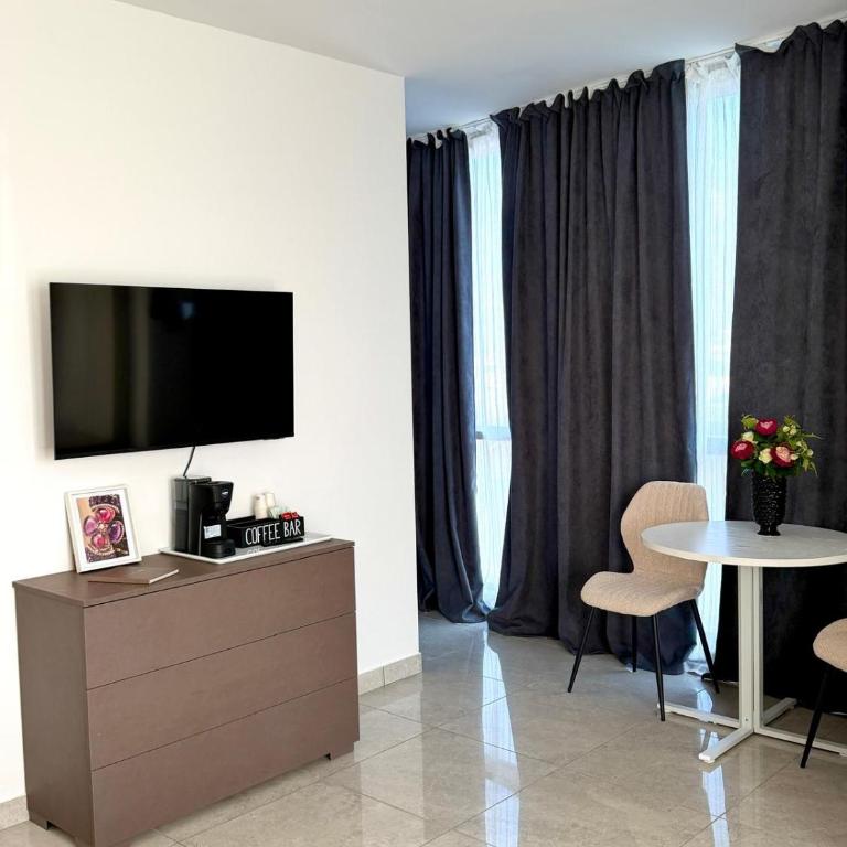 Business Apt - Double Room with Private Bathroom - 7