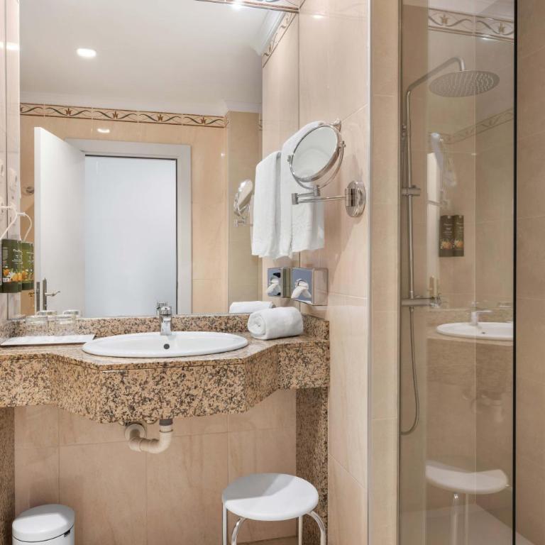 Mac Puerto Marina Benalmádena - Habitación Familiar - 3