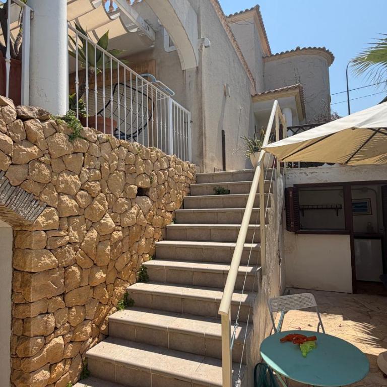 Bright villa with salt water pool - Villa con piscina privada - 37