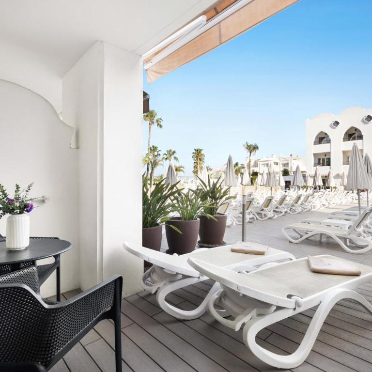 Mac Puerto Marina Benalmádena - Habitación Doble con acceso a la piscina - 2 camas - 1