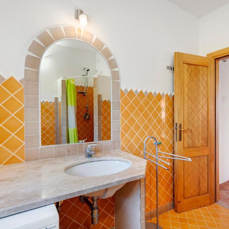Lu Sulianu- Appartamento T2 - Appartamento Deluxe con 2 Camere da Letto e Vista Giardino - 16