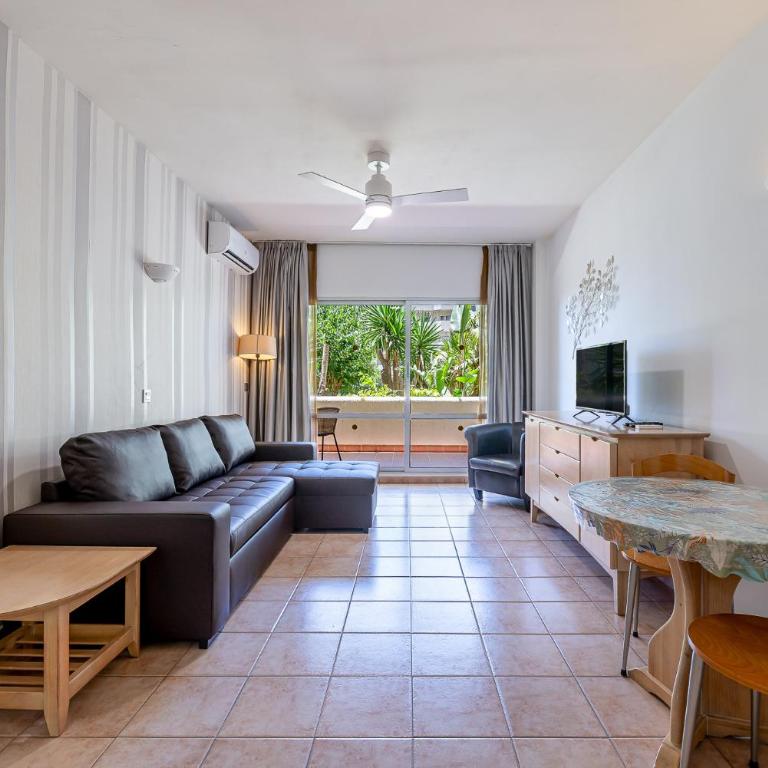 797 Holiday Rentals- Precioso piso con vistas al jardin en Benalbeach - One-Bedroom Apartment - 14