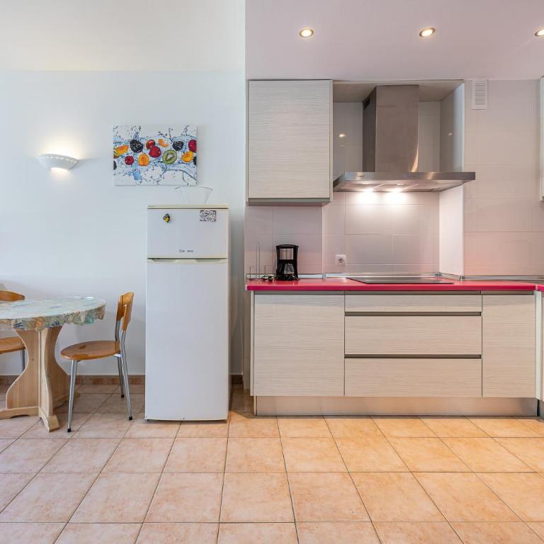 797 Holiday Rentals- Precioso piso con vistas al jardin en Benalbeach - One-Bedroom Apartment - 17