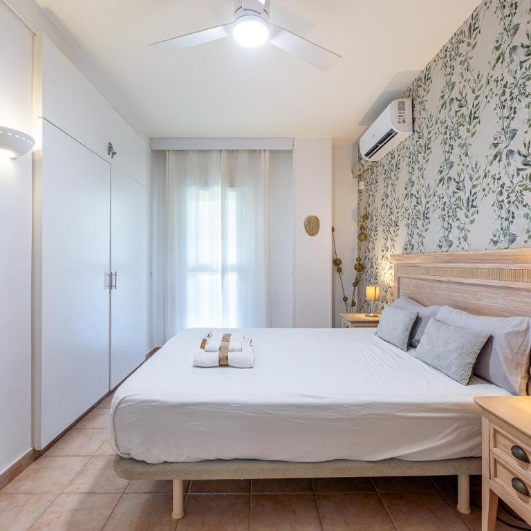 797 Holiday Rentals- Precioso piso con vistas al jardin en Benalbeach - One-Bedroom Apartment - 19
