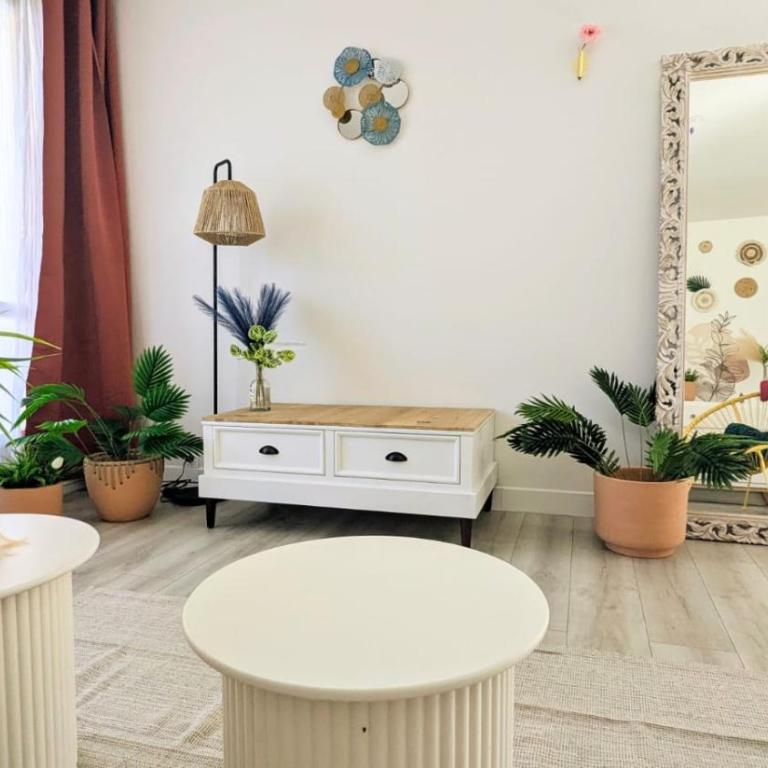Cosy Jungles - T3 - Balcon & parking privé - Appartement 2 Chambres avec Terrasse - 12